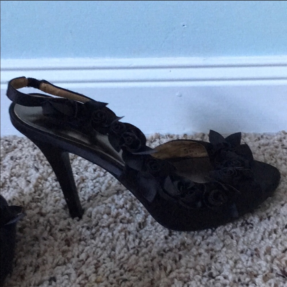 Heels - Picture 5 of 6